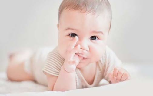 Bebeklerde Parmak Emme - Dr. Ertuğrul Güler